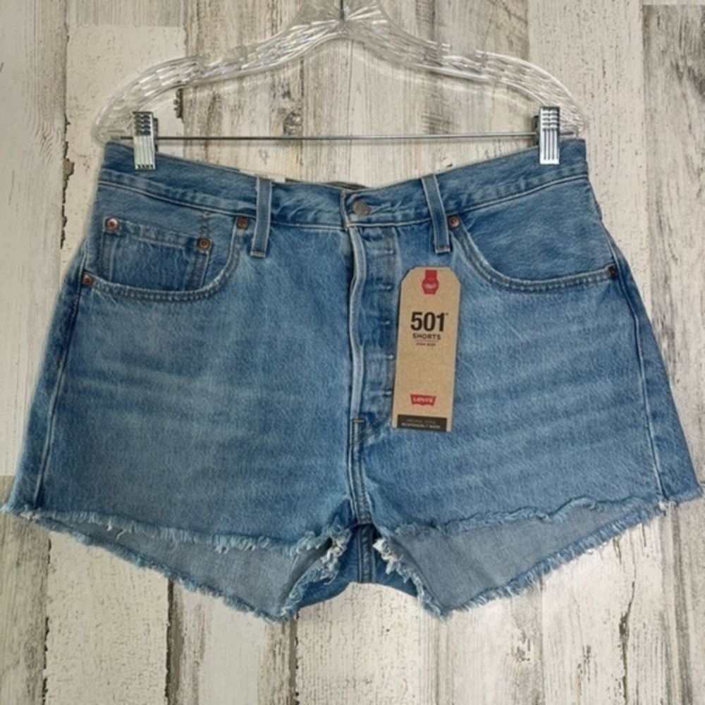 NEW Levi's 501 Jean Shorts Size 32 Womens Button Fly Closure Light Wash Denim‎